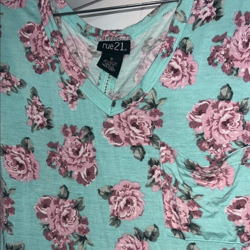 Rue21 Aqua and Pink Floral Short Sleeve Top - Picture 5 of 6